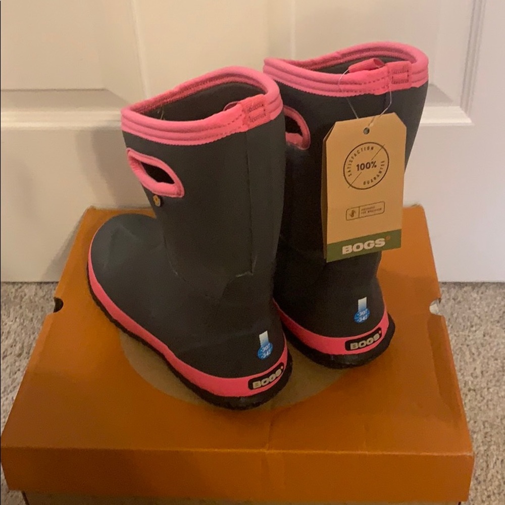 NWT Bogs boots kids size 5 - Picture 2 of 4